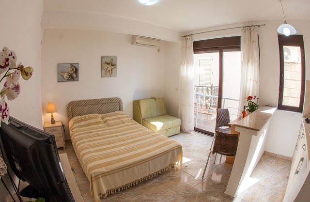 Studio- apartment "Lumiere"