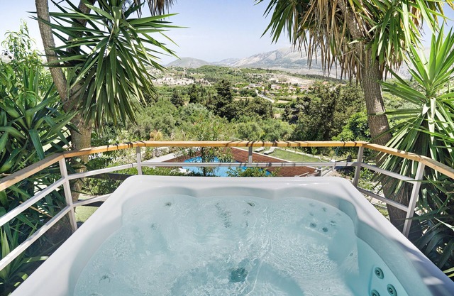 Studio Apartment 'Paradiso Verde 3' with Sea View, Wi-Fi and Air Conditioning
