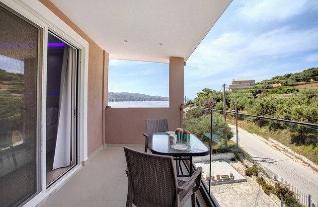 Studio Apartment "Villa Dionysia S8" with Shared Pool, Shared Terrace & Wi-Fi