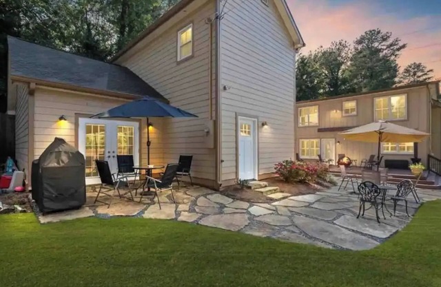 Studio apt in awesome Decatur with WiFi, AC. Sleeps 4 people. Enjoy your stay