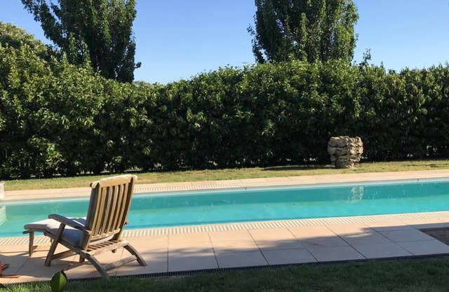 STUDIO APT inc pool & the best of Orange close by