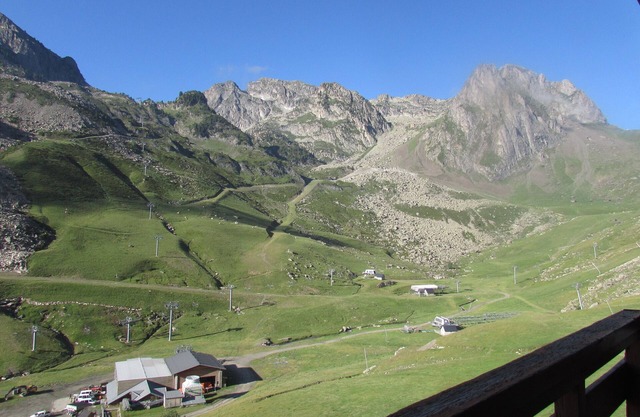 Studio at the foot of the mountains