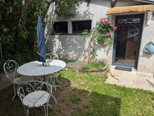 Studio avec jardin et parking proche du centre