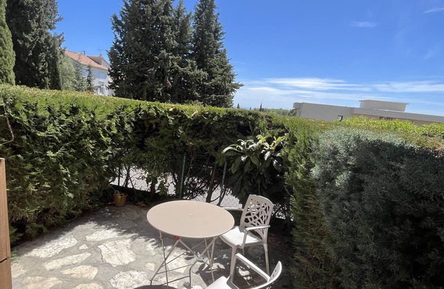 Studio Avec Terrasse, à Vence