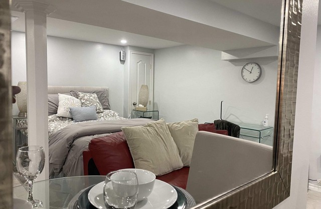 Studio - Bright & Cozy @ *YYZ* - Rest Your Head Here!