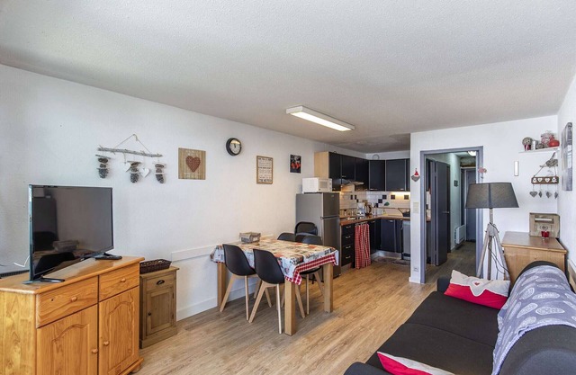 Studio cabin 5 people, balcony, equipped kitchen, ski locker