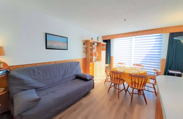 Studio cabin for 6 in Piau-Engaly with balcony and slopes view