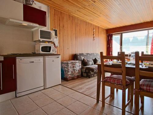 Studio Cabine Chaleureux 4 Pers. 3* - Animaux Admit, WiFi, Parking, Cuissine Equipée - FR-1-549-42