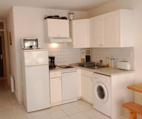 Studio cabine équipée pour 4 personnes 4CALYI/2