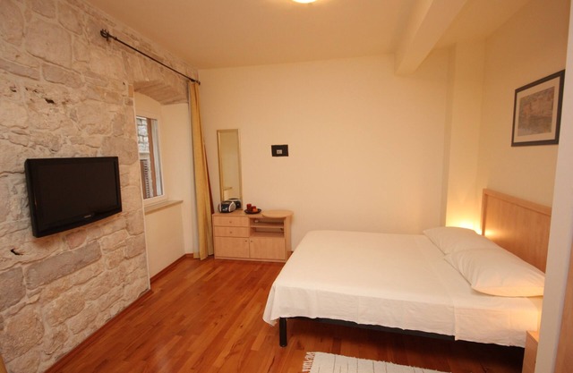 Studio flat near beach Komiža, Vis (AS-3035-b)