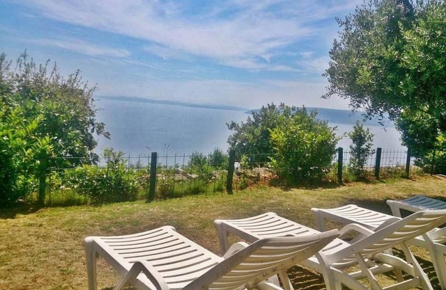 Studio flat with terrace and sea view Mošćenice, Opatija (AS-7689-c)