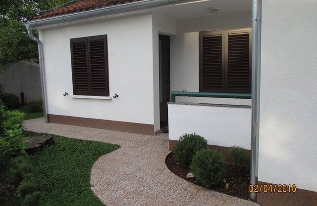 Studio flat with terrace Nečujam, Šolta (AS-12500-a)