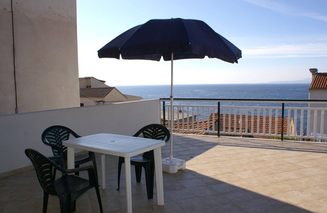 Studio flat with terrace and sea view Milna, Hvar (AS-3074-a)