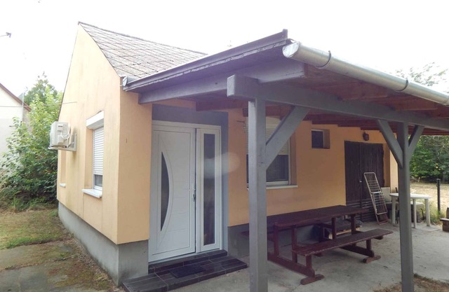 Studio for families with a garden and children's games