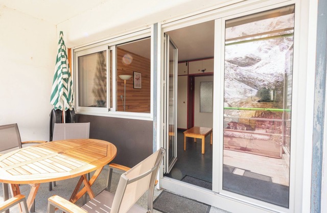 Studio Gourette 6 pers. – Mountain View, at the Foot of the Slopes, Hiking Departure, Terrace & Balcony