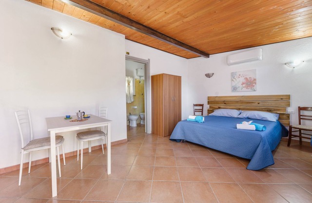 Studio 'Il Mandarino' with Mountain View, Private Terrace and Air Conditioning