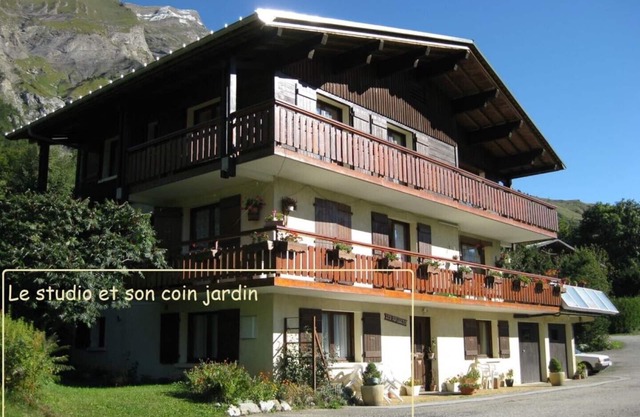 Studio in chalet, beautiful view, quiet, Col des Aravis - 2 Pers