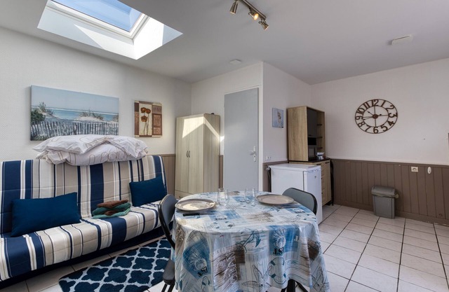 Studio in Bourcefranc-le-Chapus – Ideal Getaway for Two, Wi-Fi, Remote Work Space, Near Île d’Oléron
