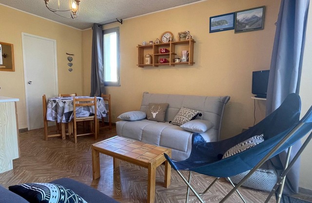 Studio in Sauze with balcony, sleeps 4, parking