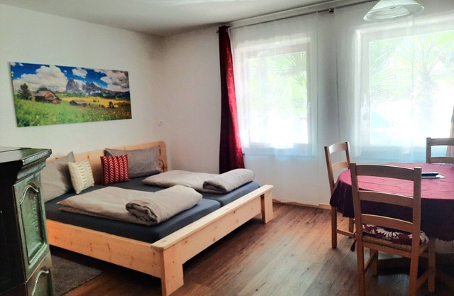 Studio Apartment 'Peter Paul Domblick Erdgeschoss' with Mountain View and Shared Garden