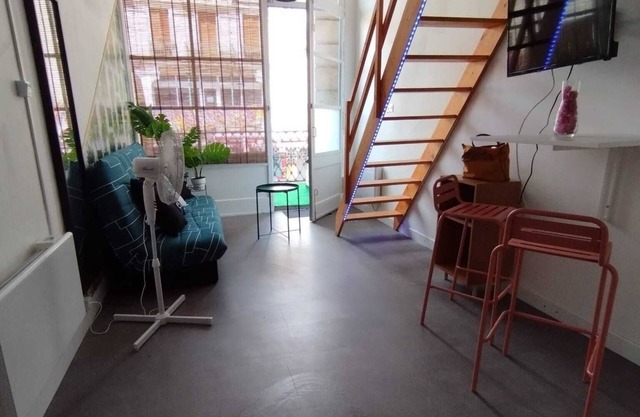Studio l'Occitan with balcony in city center