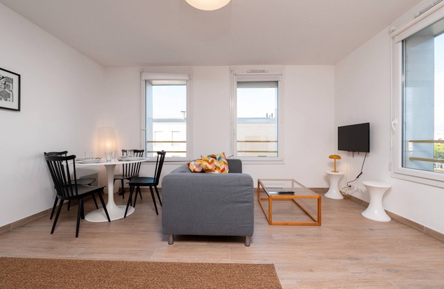 Studio 'L'upside City Center and Shopping' with Wi-Fi