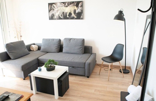 Studio Les Acacias: Normant and Beauval Factory