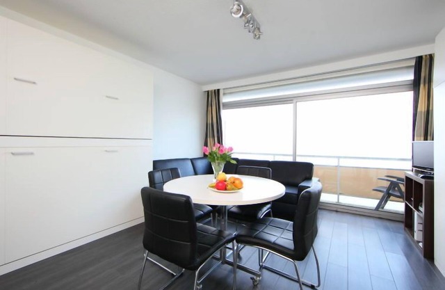 Studio met garage by Interhome