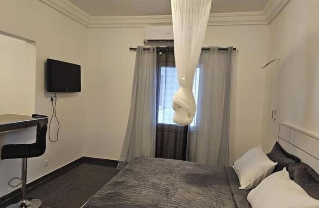 Studio Meublé à Yenne Dakar Auprès de la Plage Pied Dans L'eau