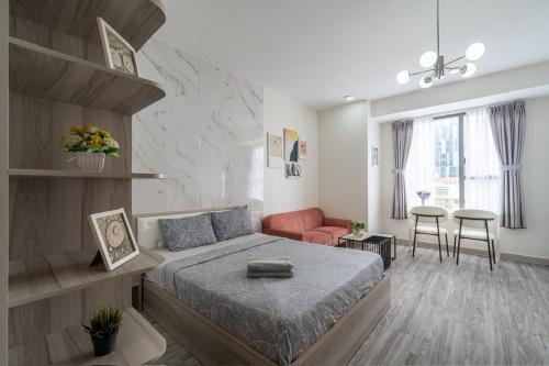 Studio-Modern Stylist-Hana Apart