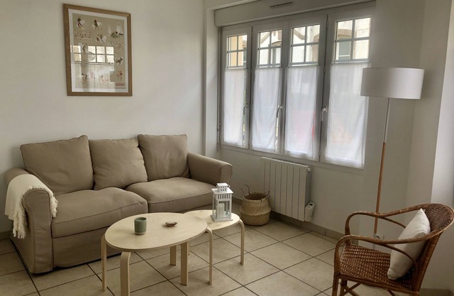 Studio near port, beach and shops