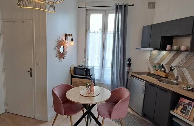 Studio Notre Dame heart of the city Wifi Netflix