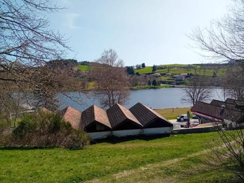 Studio Ocre Au Bord Du Lac