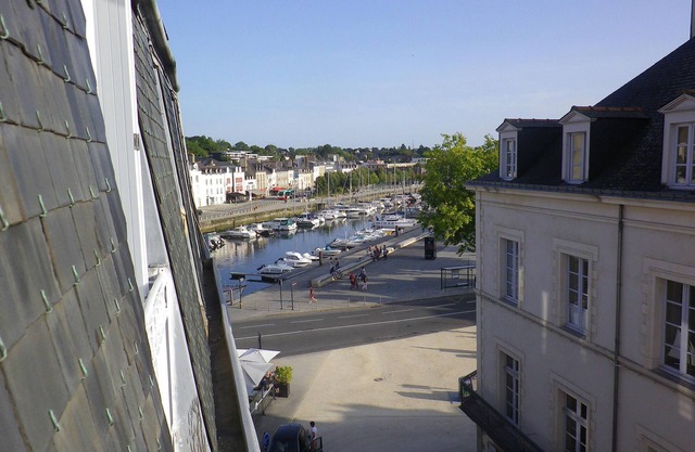 Studio on the port of Vannes for 2 people - self-contained arrival. Free WiFi