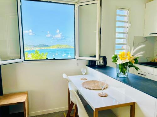 Studio Panoramic vue mer époustouflante et piscine à débordement