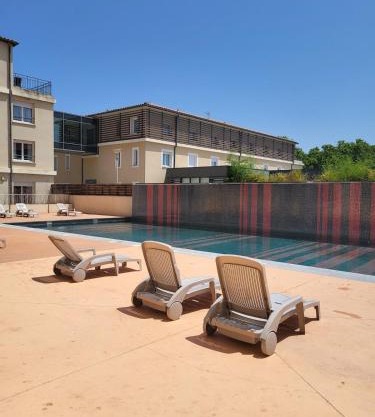 Studio - Piscine, proche du golf