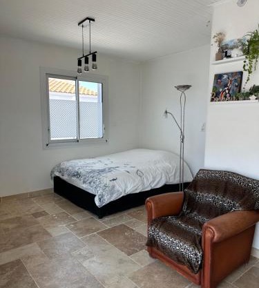 Studio rénové à neuf