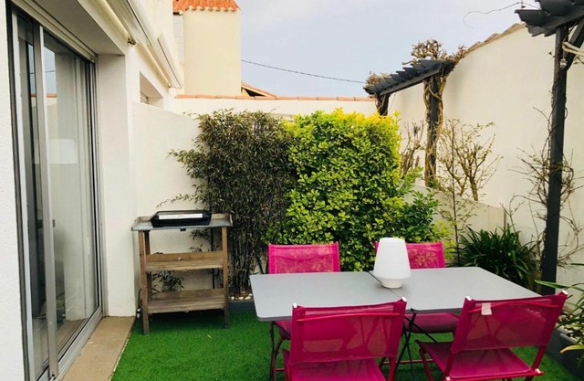 Studio rénové à deux pas de la plage des Lutins - Terrasse privée, parking et animaux acceptés - FR-1-426-515