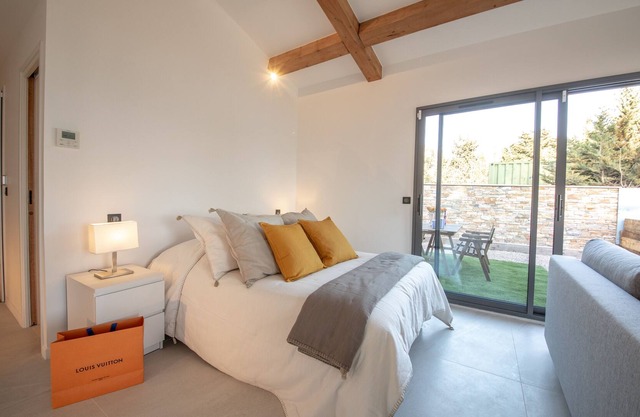 Studio sea view with private terrace 15min from Saint Tropez