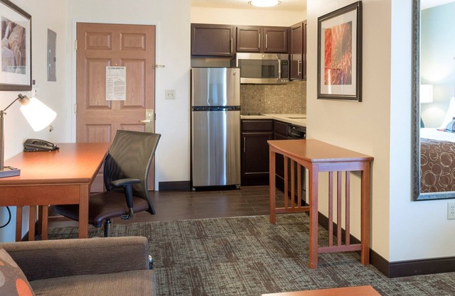 Studio Suite | Free Breakfast