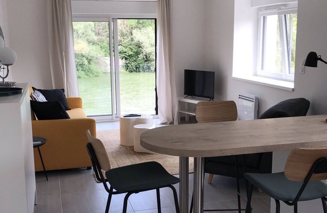 Studio : Superbe vue sur L'ain et le lac de Vouglans