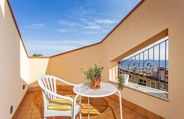 Studio 'The Amphora Lodging' with Sea View, Wi-Fi and Air Conditioning