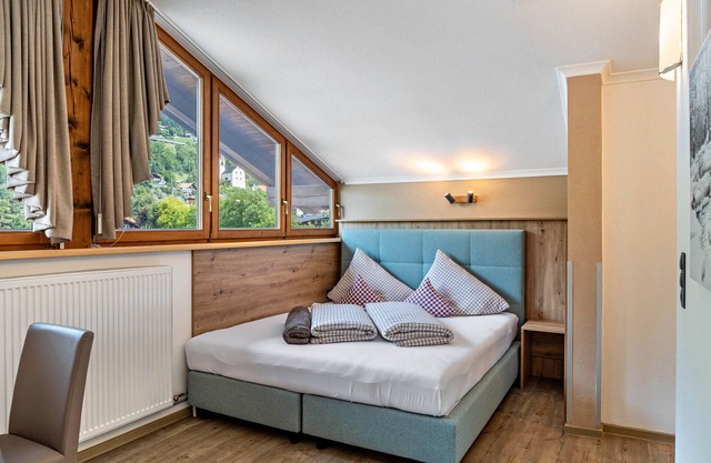 Studio 'Top 4' with Mountain View, Balcony and Wi-Fi