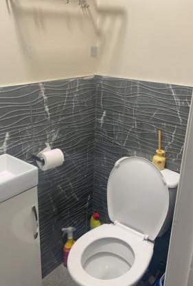 Studio with private shower and toilet