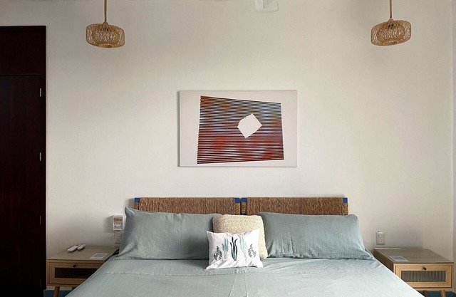 Studio with Stunning Views. Balcony, King Bed & Full Kitchen