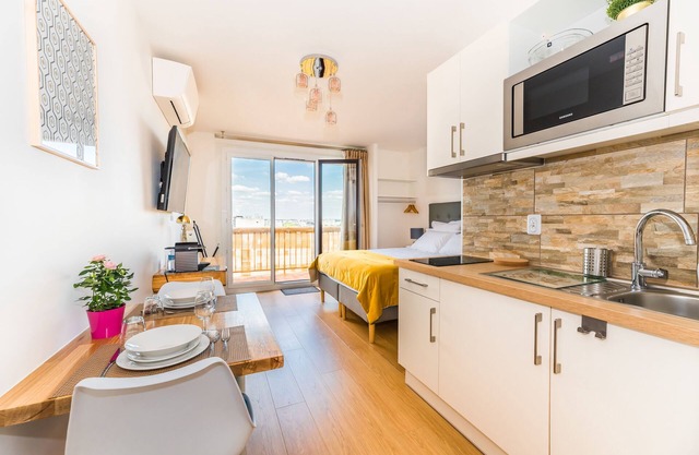 Studios tout confort et modernes au sud de Paris avec transports et commerces !