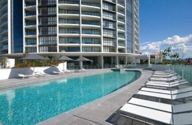 Stunning 2 bed 2bath Ocean View in Broadbeach