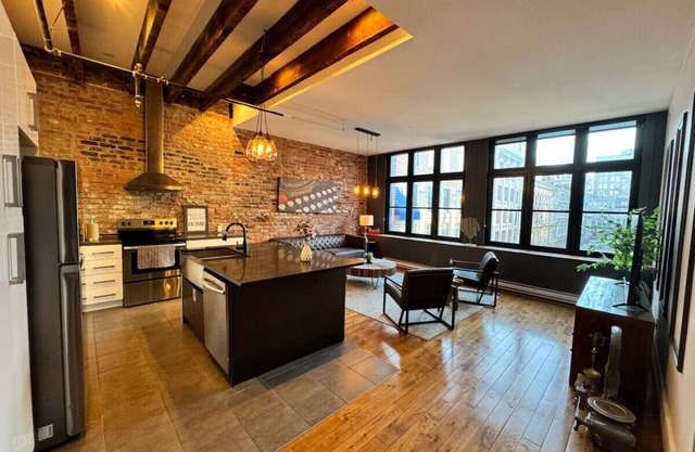 Stunning 2BR - Old Montreal