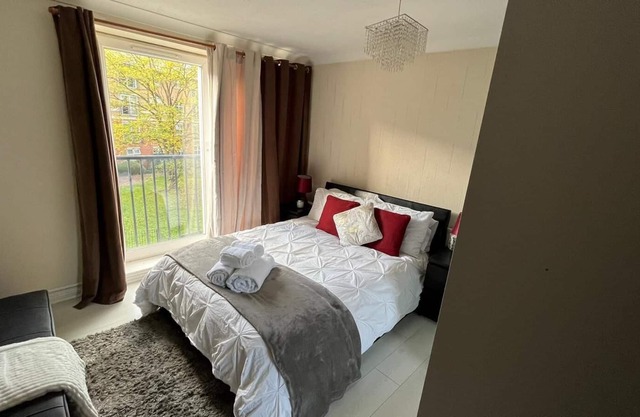 Stunning 3-Bed Apartment in Croydon