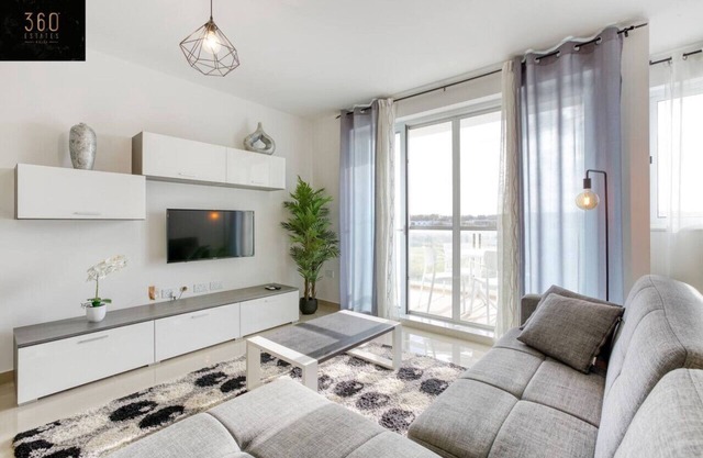 Stunning 3BR w/Country View Apartment in M'Scalak